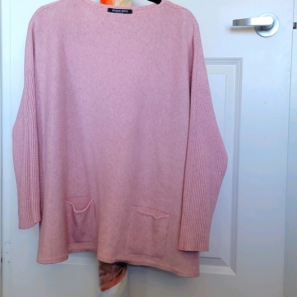 Sweater - Picture 2 of 4